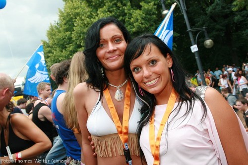 Loveparade 2006 Love is Back in Berlin Part 1 am 15.07.2006 - img_3974.jpg - eimage.de - Event Fotos 