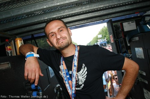 Loveparade 2006 Love is Back in Berlin Part 1 am 15.07.2006 - img_3978.jpg - eimage.de - Event Fotos 