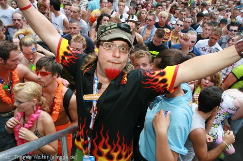 Loveparade 2006 Love is Back in Berlin Part 1 am 15.07.2006 - img_3980.jpg - eimage.de - Event Fotos 