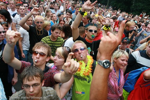 Loveparade 2006 Love is Back in Berlin Part 1 am 15.07.2006 - img_3992.jpg - eimage.de - Event Fotos 