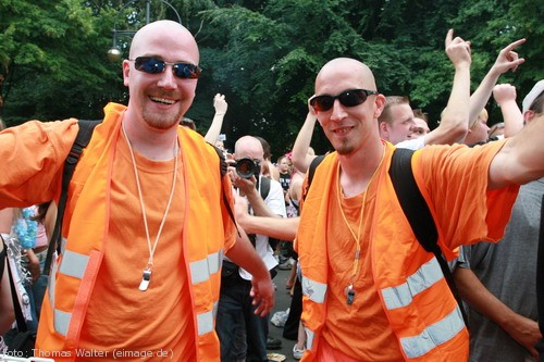 Loveparade 2006 Love is Back in Berlin Part 1 am 15.07.2006 - img_3998.jpg - eimage.de - Event Fotos 
