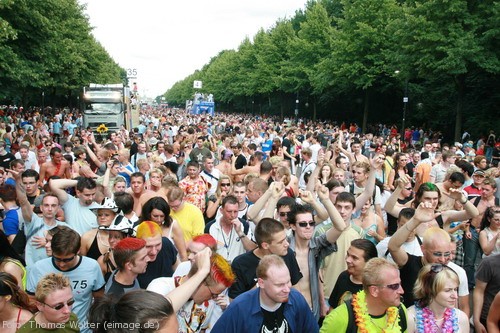 Loveparade 2006 Love is Back in Berlin Part 2 am 15.07.2006 - img_4029.jpg - eimage.de - Event Fotos 