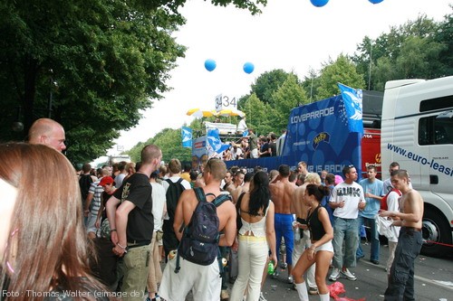 Loveparade 2006 Love is Back in Berlin Part 2 am 15.07.2006 - img_4037.jpg - eimage.de - Event Fotos 