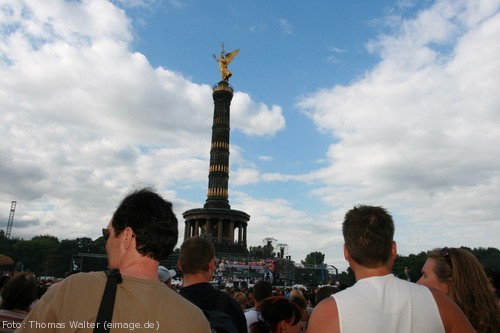 Loveparade 2006 Love is Back in Berlin Part 2 am 15.07.2006 - img_4041.jpg - eimage.de - Event Fotos 