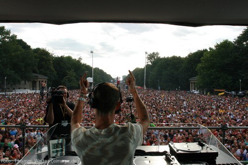 Loveparade 2006 Love is Back in Berlin Part 2 am 15.07.2006 - img_4057.jpg - eimage.de - Event Fotos 