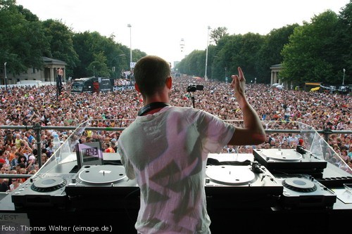 Loveparade 2006 Love is Back in Berlin Part 2 am 15.07.2006 - img_4071.jpg - eimage.de - Event Fotos 