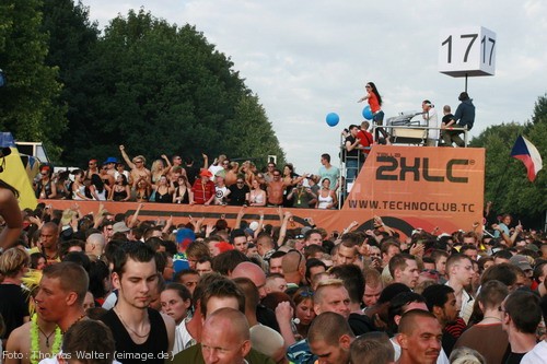 Loveparade 2006 Love is Back in Berlin Part 2 am 15.07.2006 - img_4125.jpg - eimage.de - Event Fotos 