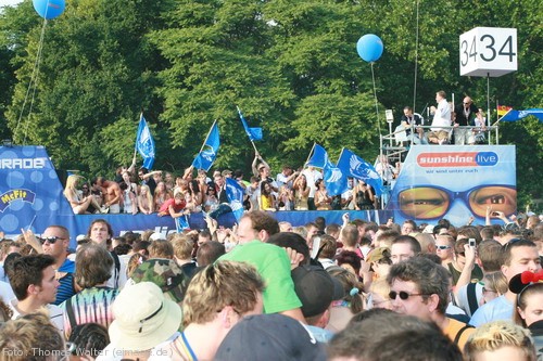 Loveparade 2006 Love is Back in Berlin Part 2 am 15.07.2006 - img_4135.jpg - eimage.de - Event Fotos 