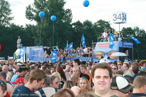 Loveparade 2006 Love is Back in Berlin Part 2 am 15.07.2006 - img_4144.jpg - eimage.de - Event Fotos 