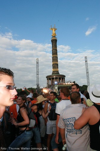 Loveparade 2006 Love is Back in Berlin Part 2 am 15.07.2006 - img_4147.jpg - eimage.de - Event Fotos 
