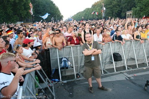 Loveparade 2006 Love is Back in Berlin Part 2 am 15.07.2006 - img_4230.jpg - eimage.de - Event Fotos 