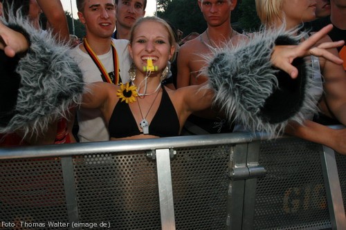 Loveparade 2006 Love is Back in Berlin Part 2 am 15.07.2006 - img_4236.jpg - eimage.de - Event Fotos 