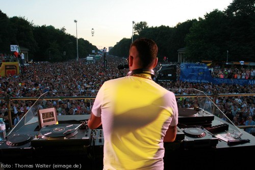 Loveparade 2006 Love is Back in Berlin Part 2 am 15.07.2006 - img_4251.jpg - eimage.de - Event Fotos 