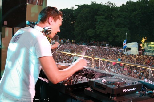 Loveparade 2006 Love is Back in Berlin Part 2 am 15.07.2006 - img_4277.jpg - eimage.de - Event Fotos 