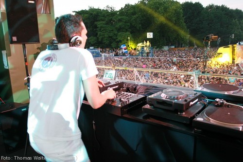 Loveparade 2006 Love is Back in Berlin Part 2 am 15.07.2006 - img_4288.jpg - eimage.de - Event Fotos 