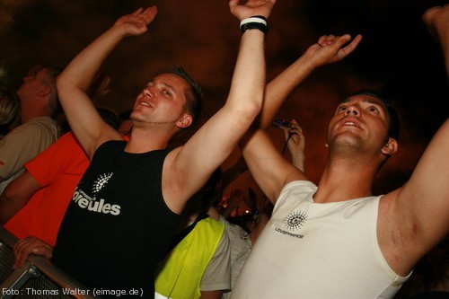 Loveparade 2006 Love is Back in Berlin Part 2 am 15.07.2006 - img_4564.jpg - eimage.de - Event Fotos 