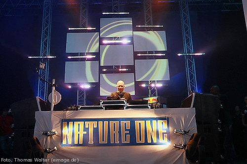 Tillmann Uhrmacher auf der Nature One 2006 am 05.08.2006 - img_6939.jpg - eimage.de - Event Fotos 