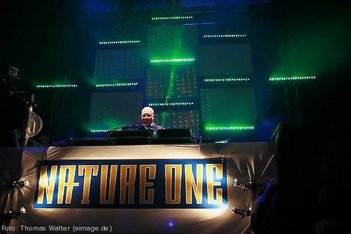 Tillmann Uhrmacher auf der Nature One 2006 am 05.08.2006 - img_6960.jpg - eimage.de - Event Fotos 