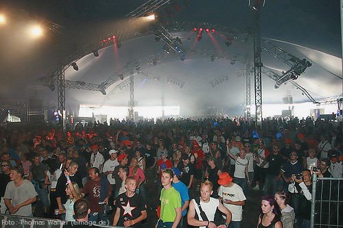 Nature One 2006 (Day Two) Raketenbasis Pydna bei Kastellaun am 05.08.2006 - img_6471.jpg - eimage.de - Event Fotos 