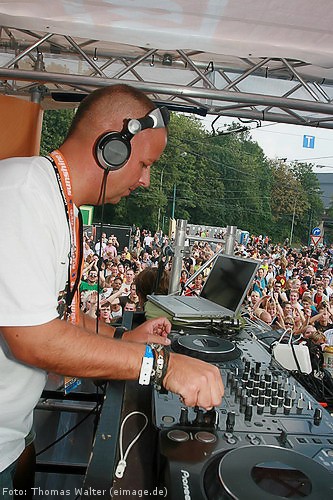 Loveparade 2007 in Essen am 25.08.2007 - img_3719.jpg - eimage.de - Event Fotos 